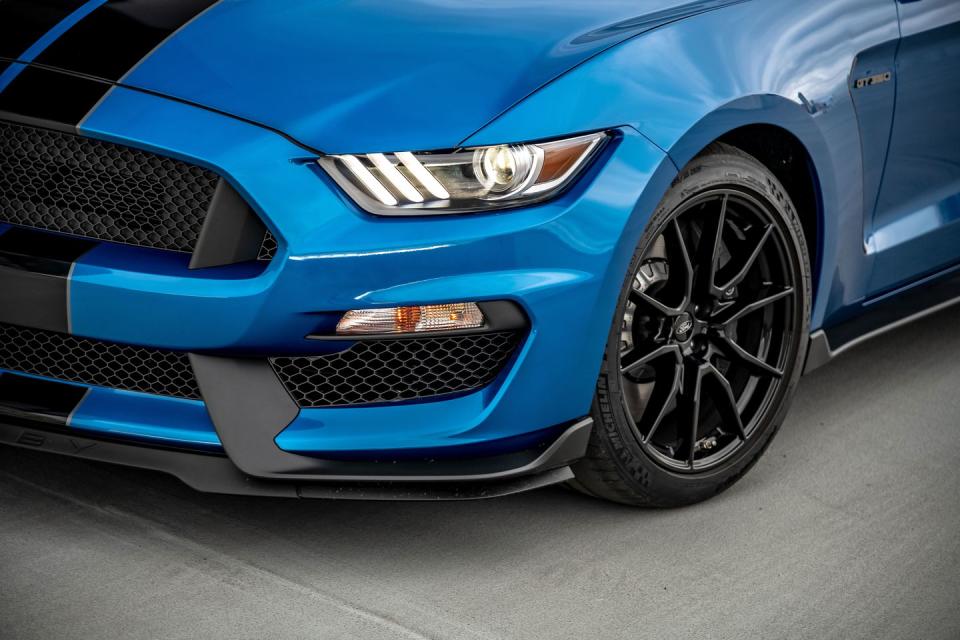 Photos of the 2019 Ford Mustang Shelby GT350