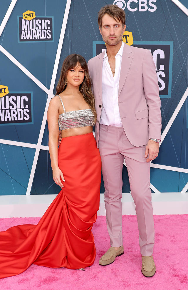 PHOTOS: Riley Green & Sophia Sansone Make Red Carpet Debut As A