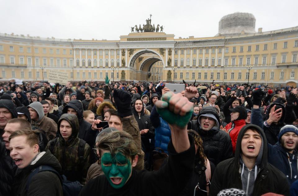 A crowd of opposition supporters assembled&nbsp;in central Saint Petersburg.