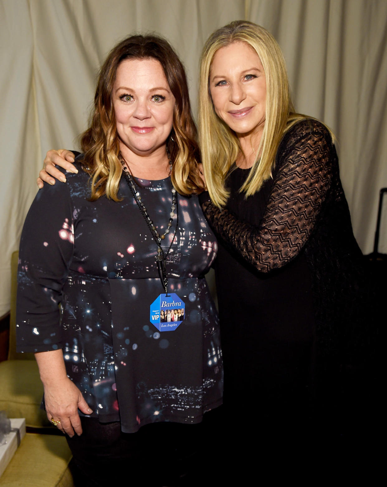  Melissa McCarthy (L) and Barbra Streisand pose backstage during the tour opener for 