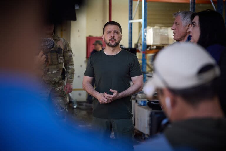 El presidente ucraniano, Volodimir Zelensky este viernes en Kharkiv (Photo by Handout / UKRAINIAN PRESIDENTIAL PRESS SERVICE / AFP)