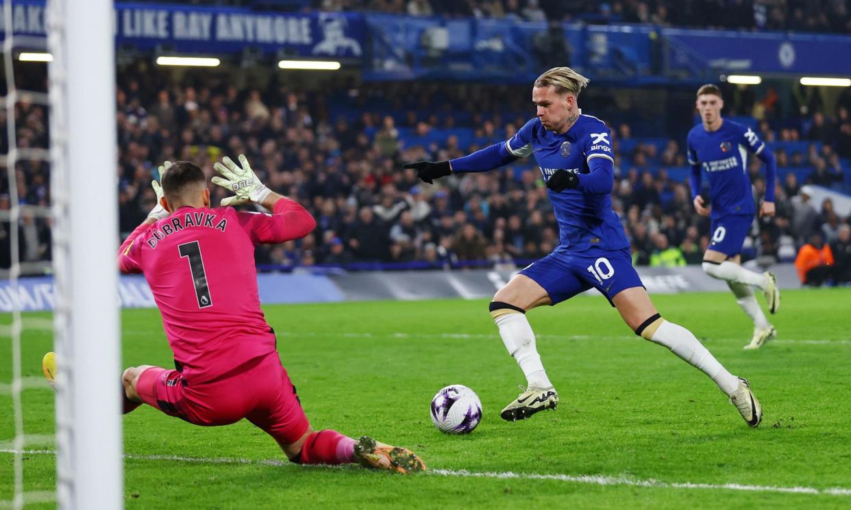 <span>Mykhailo Mudryk slots home Chelsea’s third goal.</span><span>Photograph: Matthew Childs/Action Images/Reuters</span>