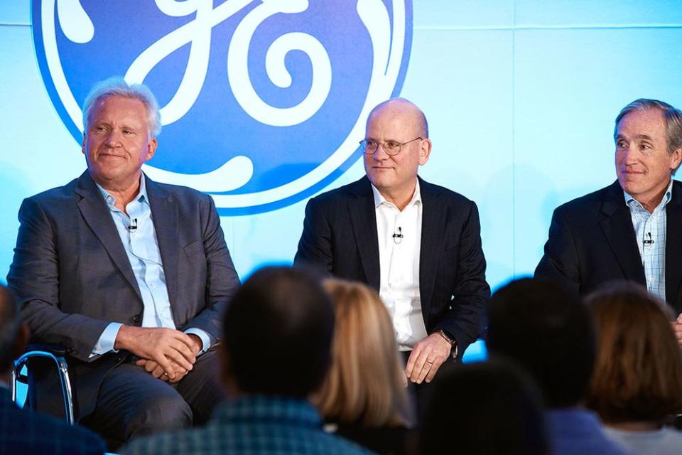 Immelt (left) and Flannery announcing the succession. Flannery would soon replace much of Immelt’s top team and strategy.