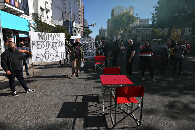 En Mar del Plata, los gastronómicos realizaron protestan en reclamo de ayuda estatal