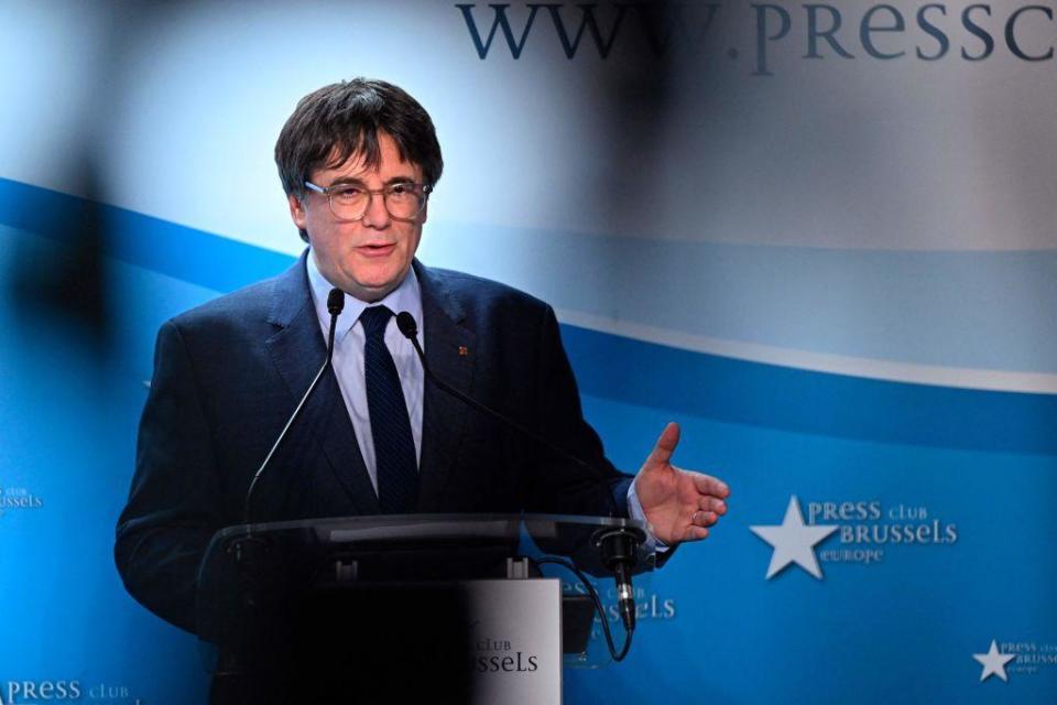 Carles Puigdemont anunciando el acuerdo.