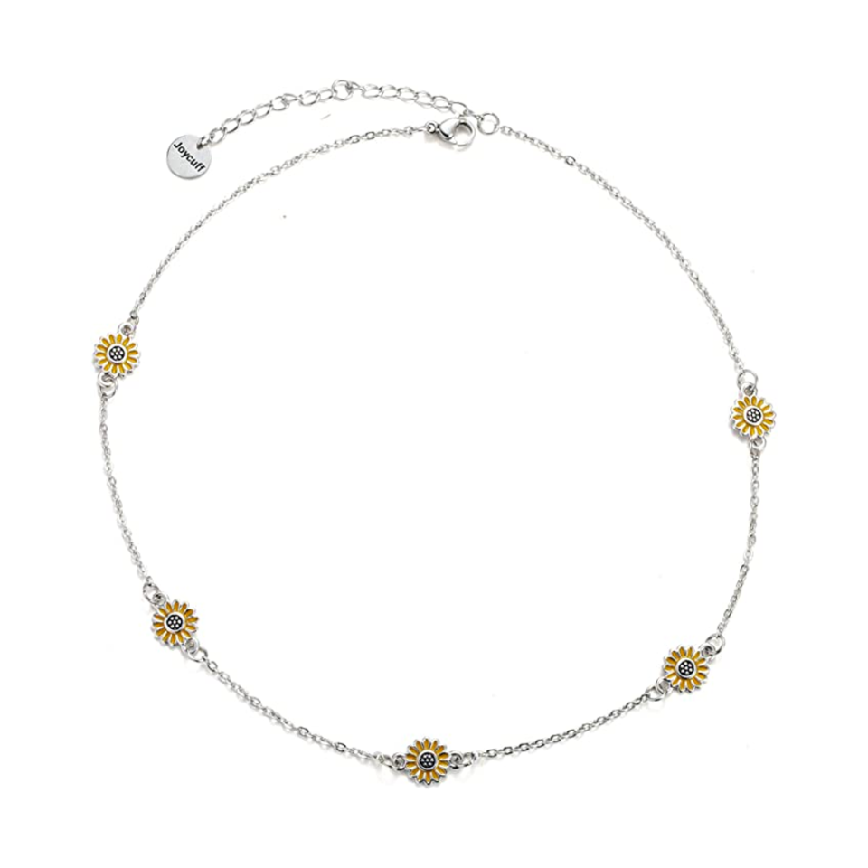 10) Dainty Sunflower Necklace