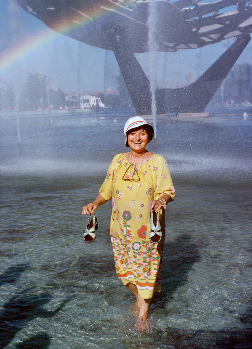 <p>Woman at Unisphere, Flushing Meadows Corona Park, Queens. (Photograph by Gary Settle/NYC Parks Photo Archive/Caters News) </p>