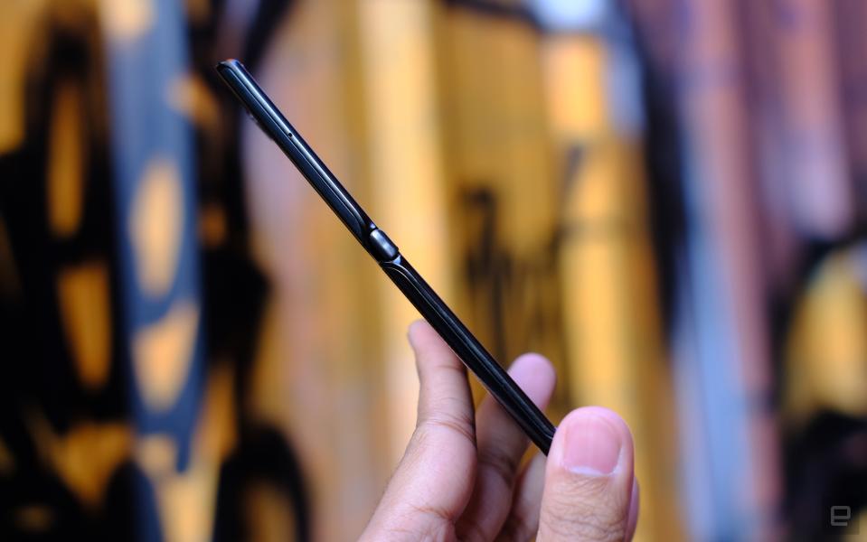 Motorola RAZR foldable hands-on