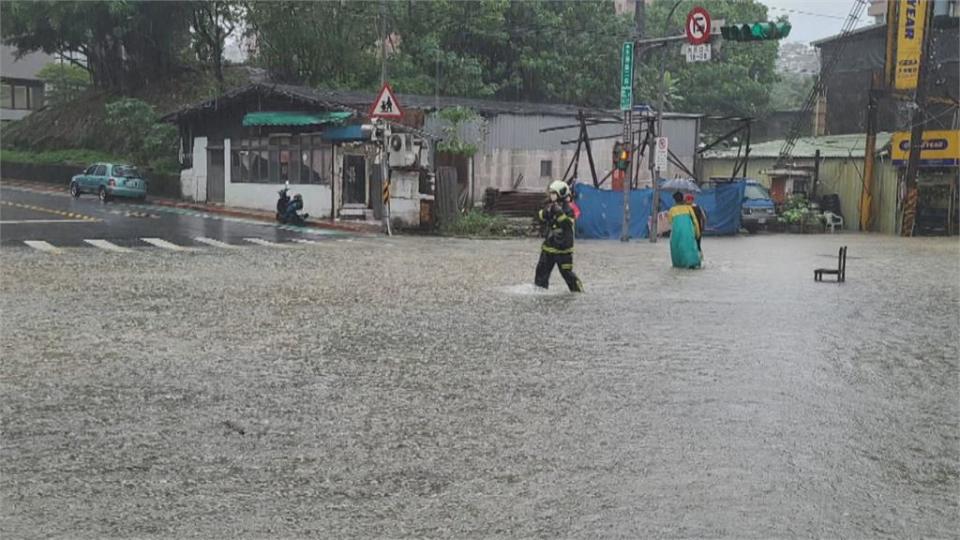 雨彈狂襲！北市文山區3小時破200毫米　50年老住戶無奈：每逢大雨必淹