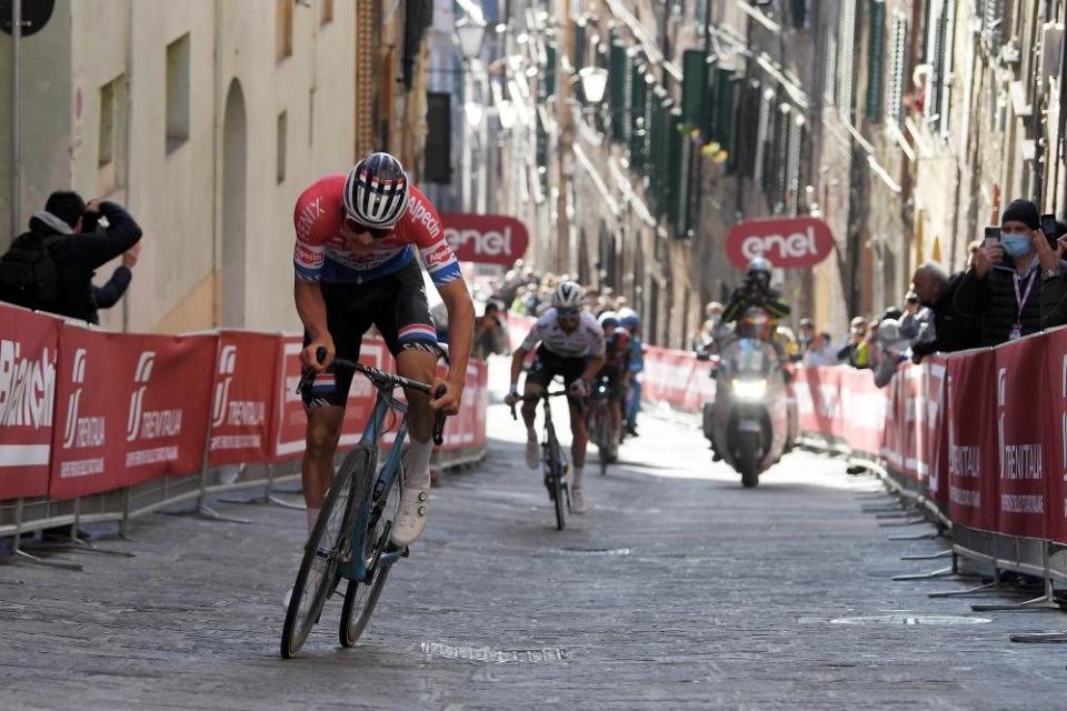 Mathieu van der Poel stays clear of Julian Alaphilippe and Egan Bernal on a brutal late climb in Siena