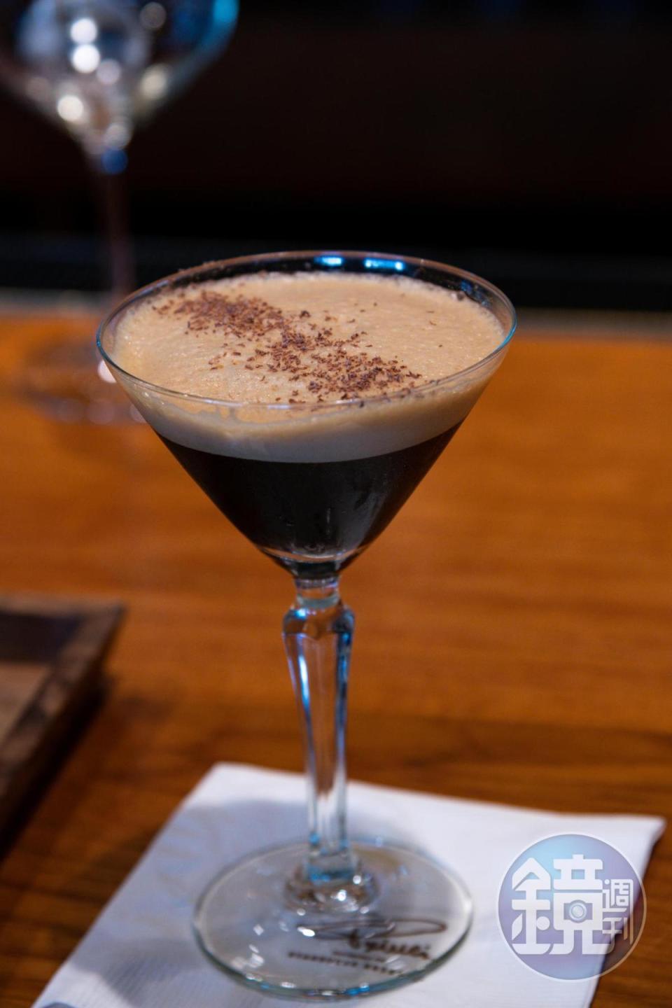 調酒吧供應的「Espresso Martini」，示範了新鮮濃縮咖啡與伏特加的完美組合。（12美元／杯，約NT$376）