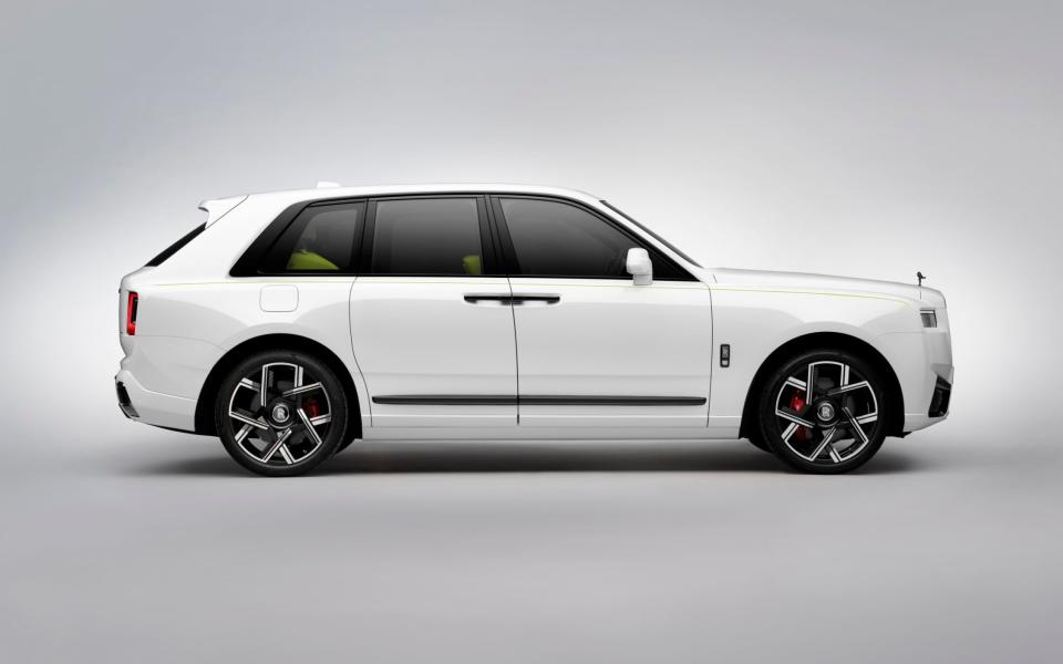 Rolls-Royce Cullinan: εξαιρετικά μεγάλη και εξαιρετικά ακριβή