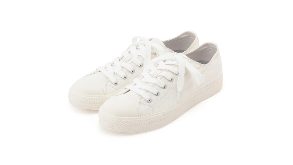 MUJI Ladies Walk Support Water Repellent Sneakers. (Photo: Shopee SG)