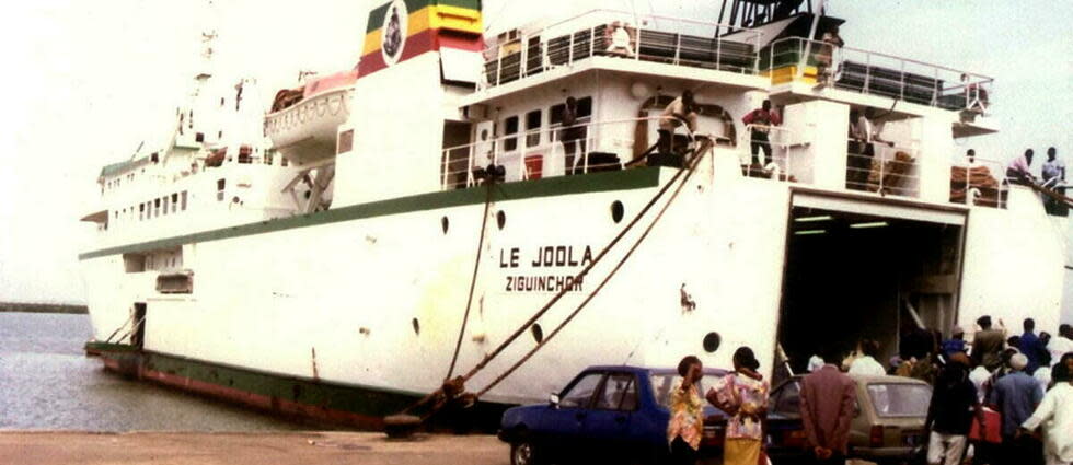 Le Joola pouvait contenir jusqu’à 536 passagers. Il en comptait officiellement 1 928. Seuls 65 d’entre eux ont survécu.   - Credit:- / AFP