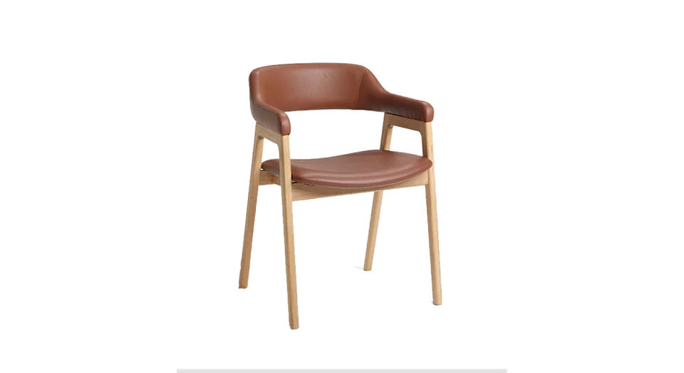 Inspired by Scandi-minimalism, the frame of this chair is made from solid oak wood.