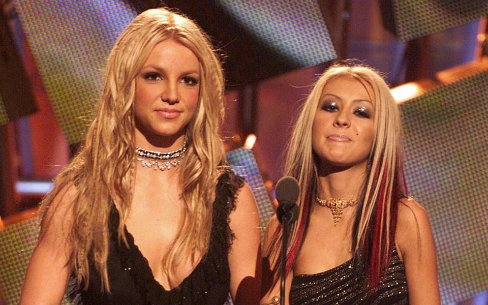 Kennen sich schon seit "Mickey Mouse Club"-Zeiten: Christina Aguilera (rechts) solidarisierte sich jetzt mit Britney Spears, die gegen die Vormundschaft ihres Vaters kämpft. (Bild: Kevin Kane/WireImage/Getty Images)