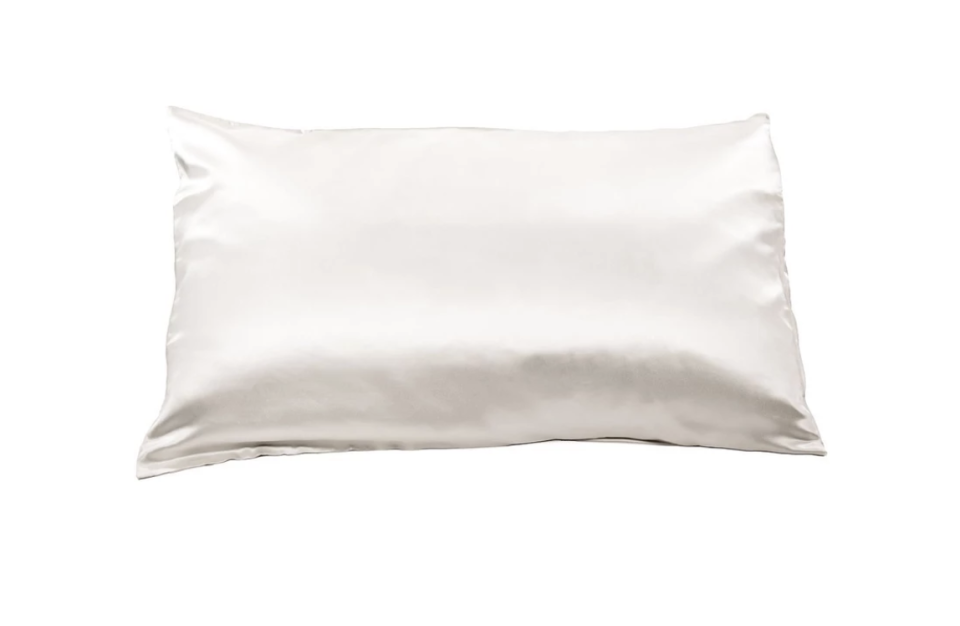 Fishers Finery Pure Mulberry Silk Pillowcase. (Photo: Fishers Finery Instagram)