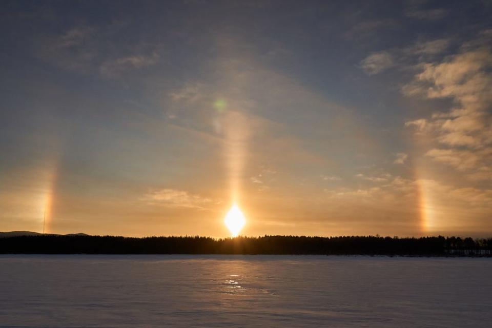 sun dogs weather phenomenon