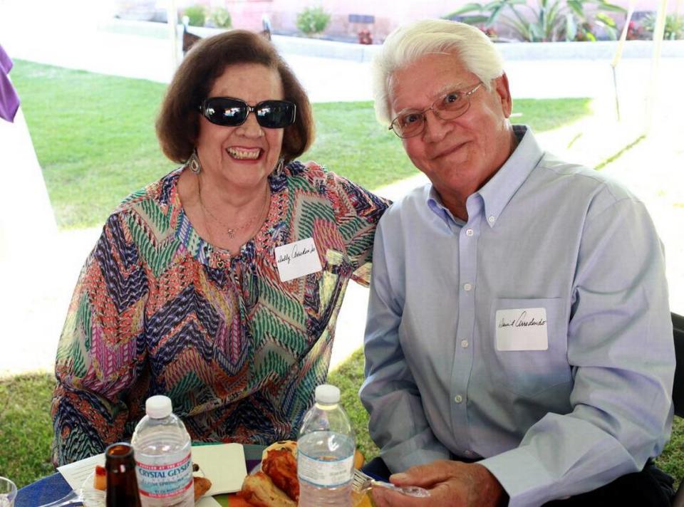 Dolly y David Arredondo asistieron en 2013 a la recepción del nuevo presidente de Fresno State, Joseph I. Castro.