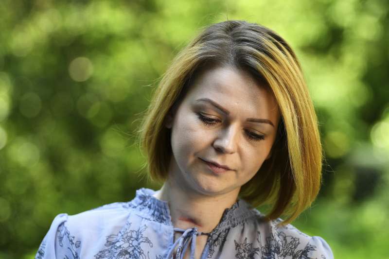2018年5月23日，前俄羅斯情報人員斯克里帕爾的女兒尤莉亞（Yulia Skripal）在與父親遭到神經戰劑攻擊之後首度接受媒體訪問（AP）