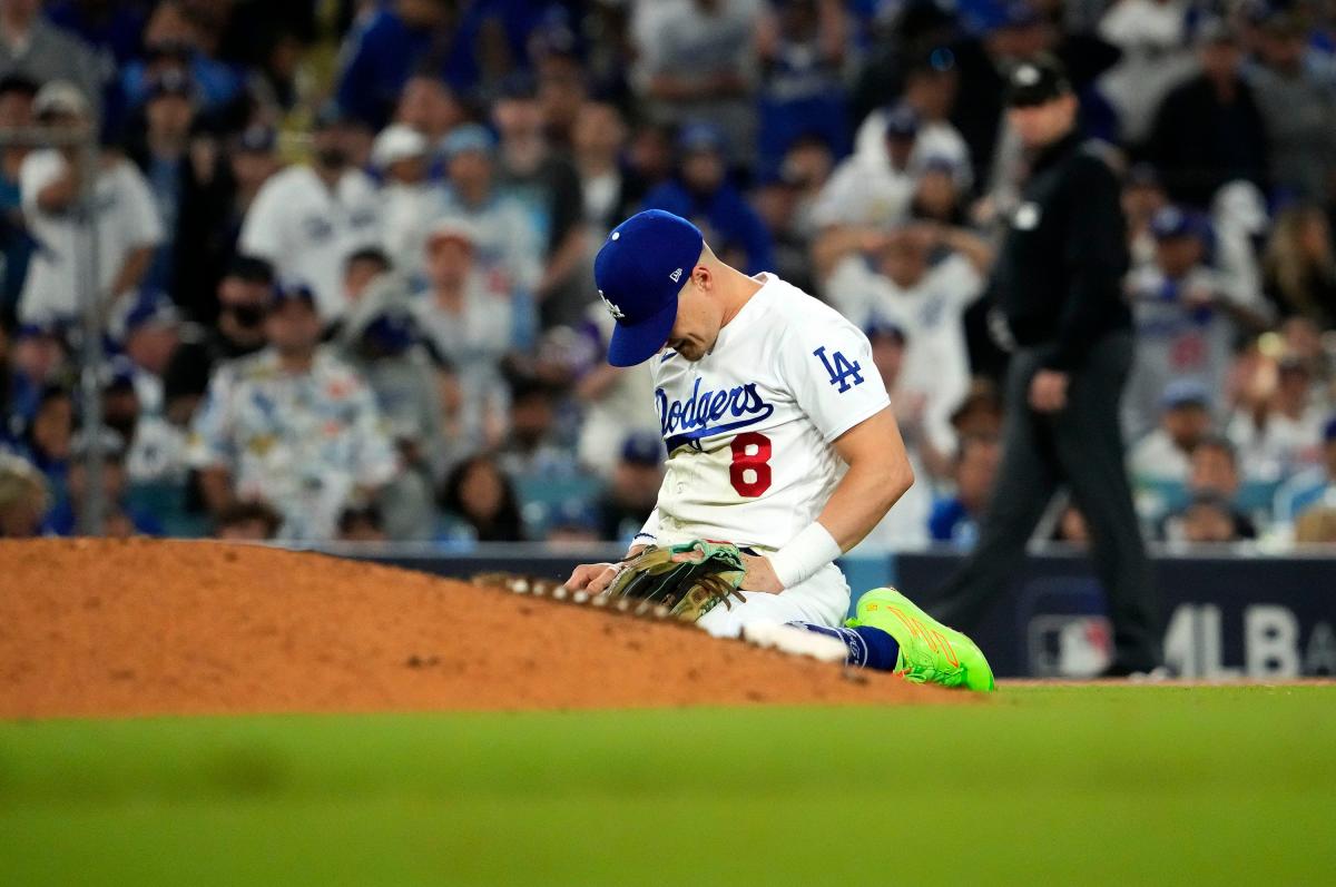 Los Angeles Dodgers vs San Francisco Giants Chess Set