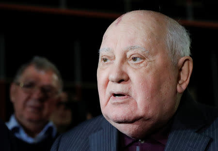 Former Soviet President Mikhail Gorbachev addresses the audience after the Russian premiere of the documentary film "Meeting Gorbachev" in Moscow, Russia November 8, 2018. REUTERS/Tatyana Makeyeva