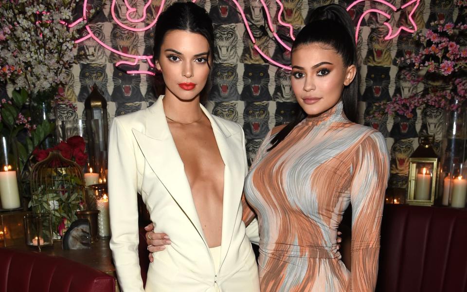 "Gegensätze ziehen sich an", sagt Kylie Jenner (rechts) über ihre Schwester Kendall. (Bild: Dimitrios Kambouris/Getty Images for The Business of Fashion)