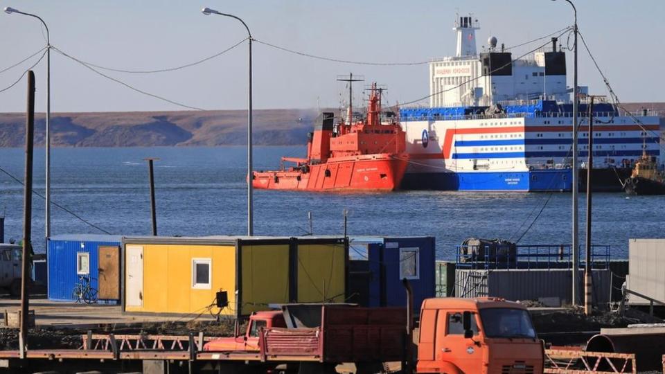 Buques en el Mar de Barents.