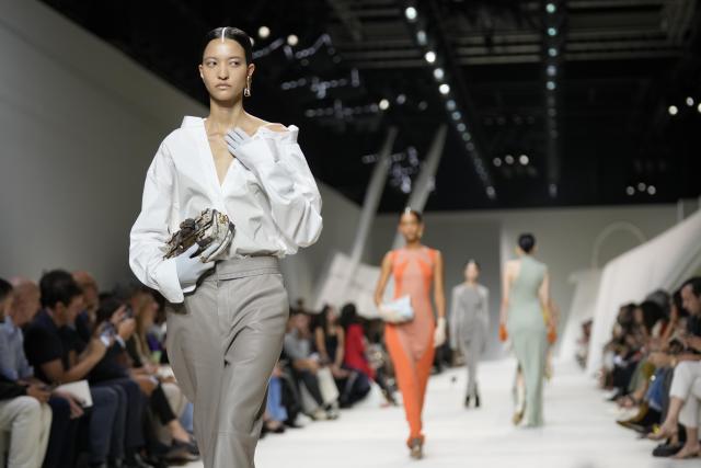 Supermodels grace Kim Jones' Fendi front-row during Milan fashion Week -  GulfToday