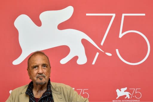 <p>Scénariste, acteur de cinéma et de théâtre, Jean-Claude Carrière a collaboré avec les plus grands. De Milos Forman à Jean-Luc Godard, en passant par Peter Brook au théâtre. Sans oublier l’écriture de romans : <em>Le Lézard</em>, <em>Le Pari </em>ou encore <em>La Controverse de Valladolid</em>. Impossible d’échapper au talent de ce conteur aux multiples facettes tant son éventail créatif est vaste et divers. Il est parti paisiblement dans son sommeil, le 8 février 2021, à 89 ans. © Alberto PIZZOLI / AFP</p> 