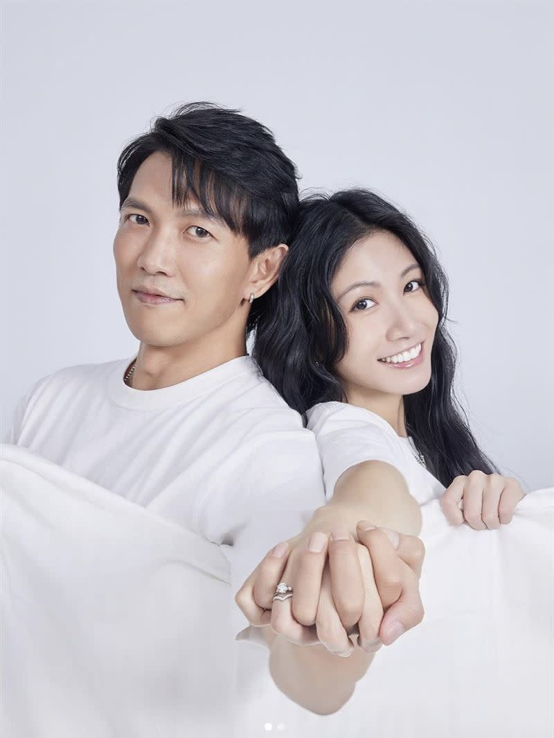 李千娜今日和黃尚禾登記結婚。（圖／翻攝自臉書）