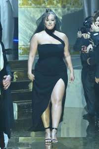 Ashley Graham Walks First Runway Since Welcoming Twins