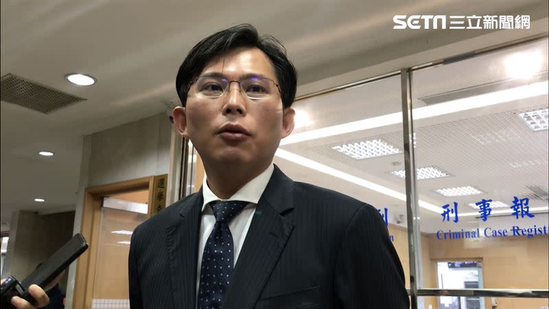 黃國昌赴台北地檢署出庭，痛批韓國瑜不反省做過的事，反而以濫訴進行事後追殺。（圖／記者楊佩琪攝）