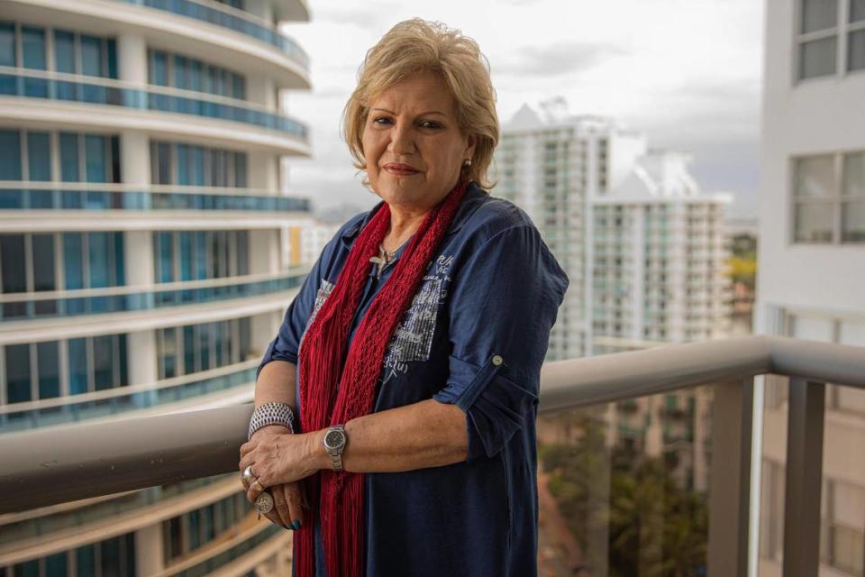 Iliana Monteagudo, sobreviviente del derrumbe del edificio de condominios Champlain Towers South, dice que además de luchar contra la depresión, la ansiedad y el trastorno de estrés postraumático, su mayor pérdida fue el sentido de sí misma. 'Estoy buscando desesperadamente mi felicidad y no la encuentro'.