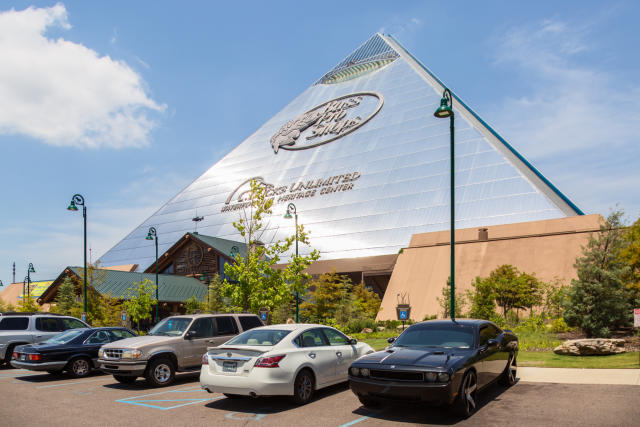 The world's 10th-tallest pyramid is a Bass Pro Shops megastore