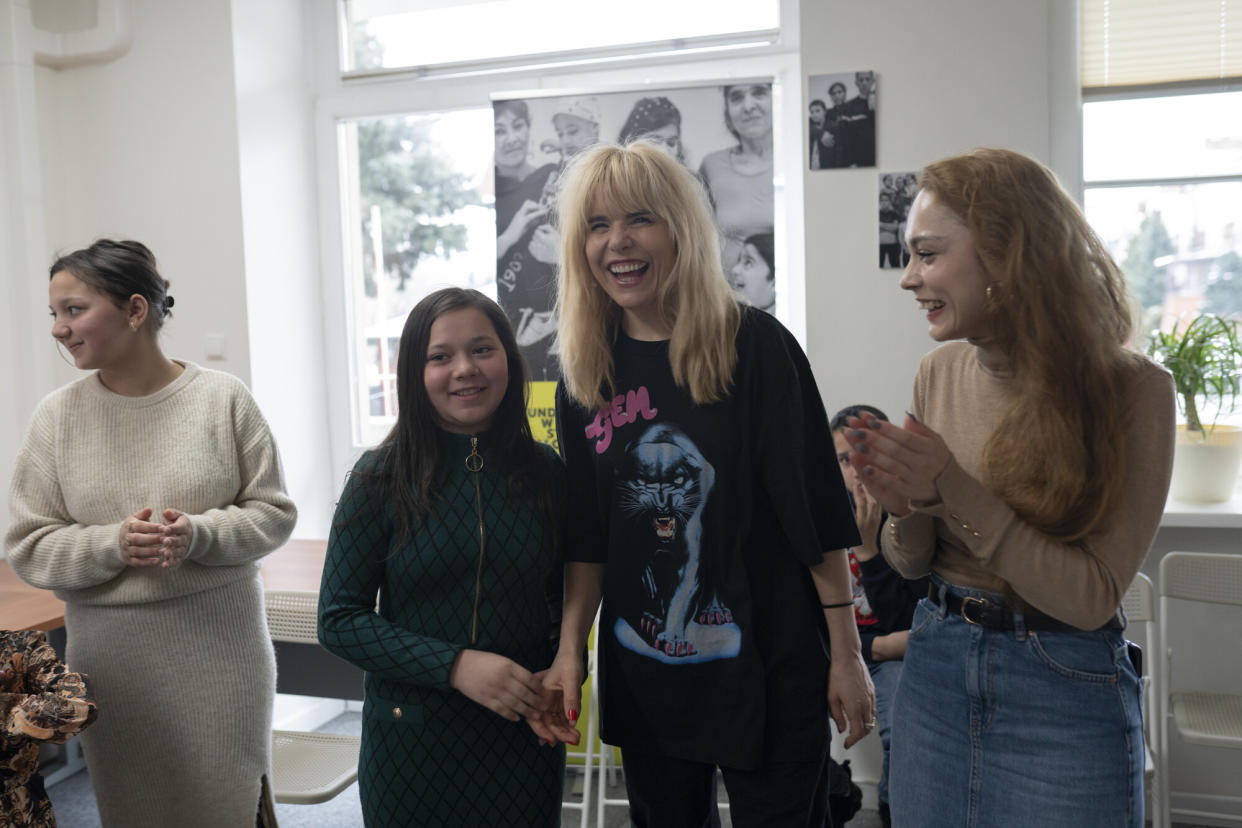 Paloma Faith takes part in a music and dance workshop for Roma refugees from Ukraine, at the community centre in Warsaw (Andreea Campeanu/DEC/PA)