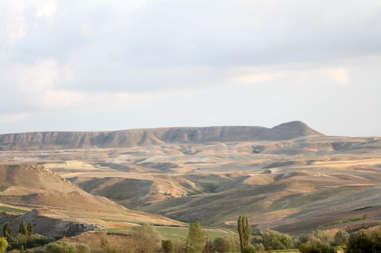 El paisaje de Anatolia, en Turquía. <a href="https://www.shutterstock.com/es/image-photo/random-anatolian-steppe-view-turkey-754261963" rel="nofollow noopener" target="_blank" data-ylk="slk:lay london/Shutterstock;elm:context_link;itc:0;sec:content-canvas" class="link ">lay london/Shutterstock</a>