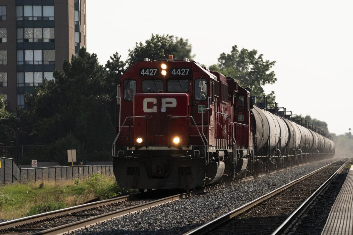 Teamsters launch court appeal of feds’ move to end rail shutdown