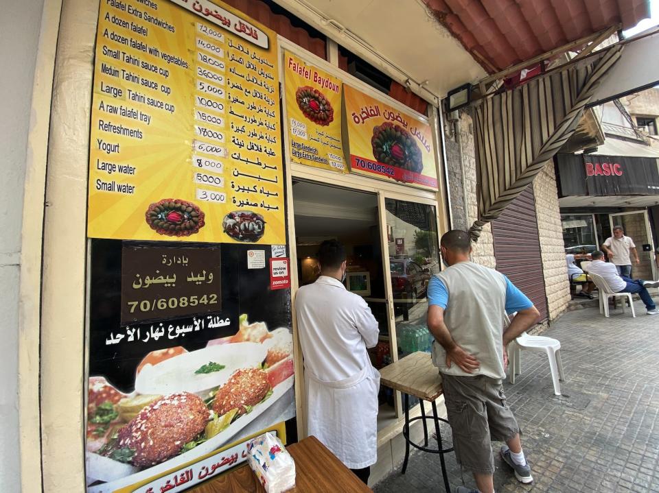 Board showing a restaurant's menu