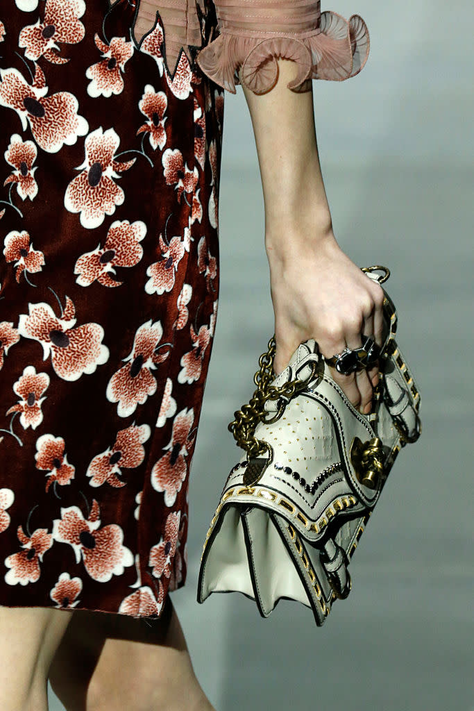 <p>A white shoulder bag from the Bottega Veneta FW18 show. (Photo: Getty Images) </p>