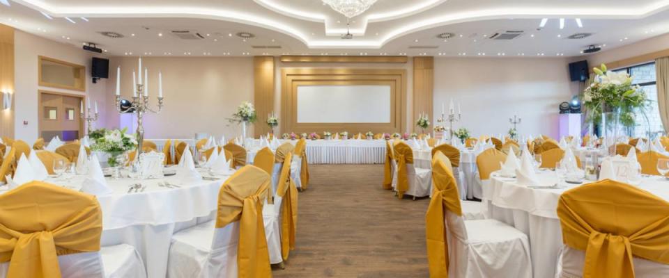 banquet hall wedding