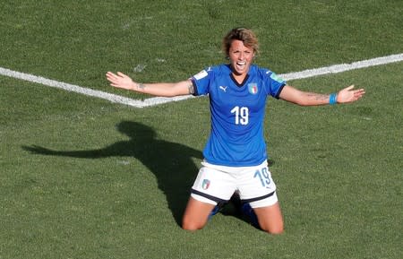 Women's World Cup - Round of 16 - Italy v China