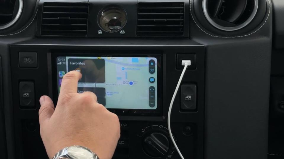 車上甚至還可以見到Apple Carplay系統以及無線充電裝置，帶來更便利的用車體驗。(圖片來源/ EDC)