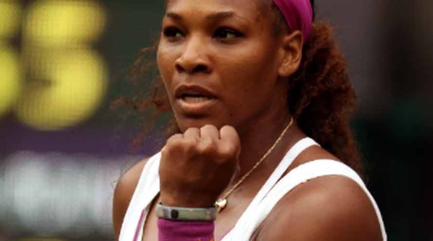 Serena Williams con una pulsera inteligente de Nike.