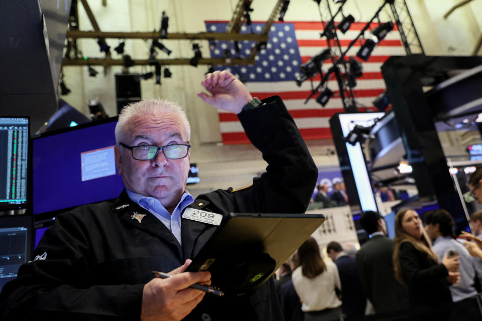 Traders work on the floor of the New York Stock Exchange (NYSE) in New York City, U.S., July 11, 2023.  REUTERS/Brendan McDermid