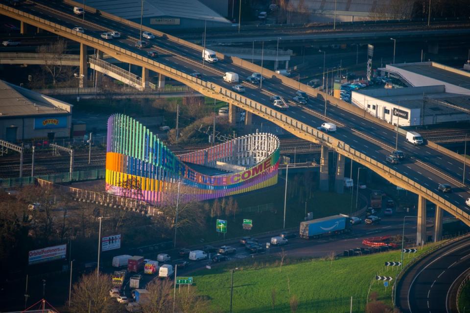  (Brent Cross Town substation, photo by Jason Hawkes)