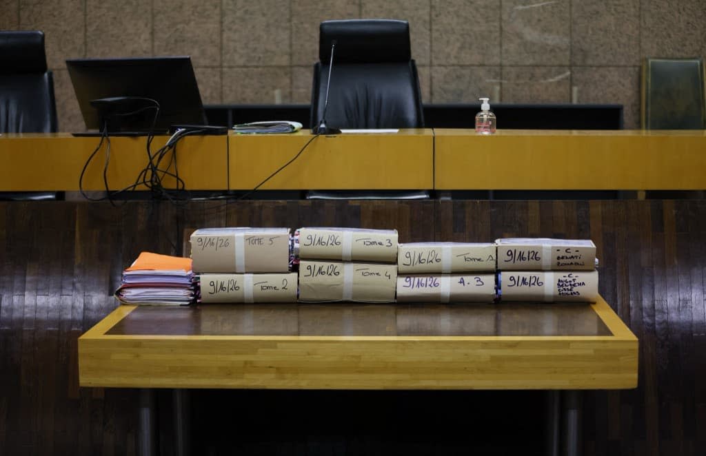 Des dossiers au tribunal de Versailles, dans les Yvelines, le 20 octobre 2021. - THOMAS SAMSON / AFP