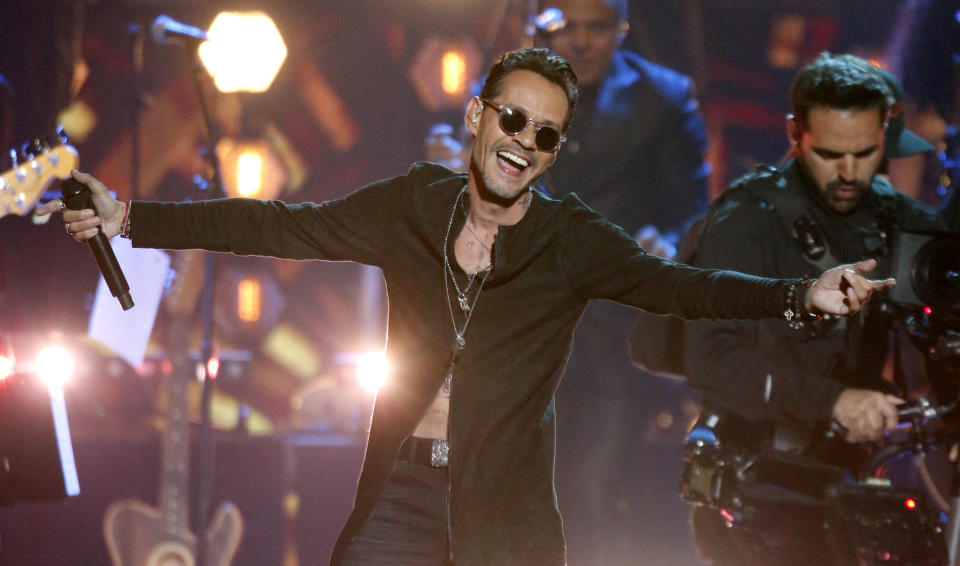 Marc Anthony interpreta “Parecen viernes” en la ceremonia de los Premios Billboard de la Música Latina el jueves 25 de abril del 2019 en Las Vegas. (Foto por Eric Jamison/Invision/AP)