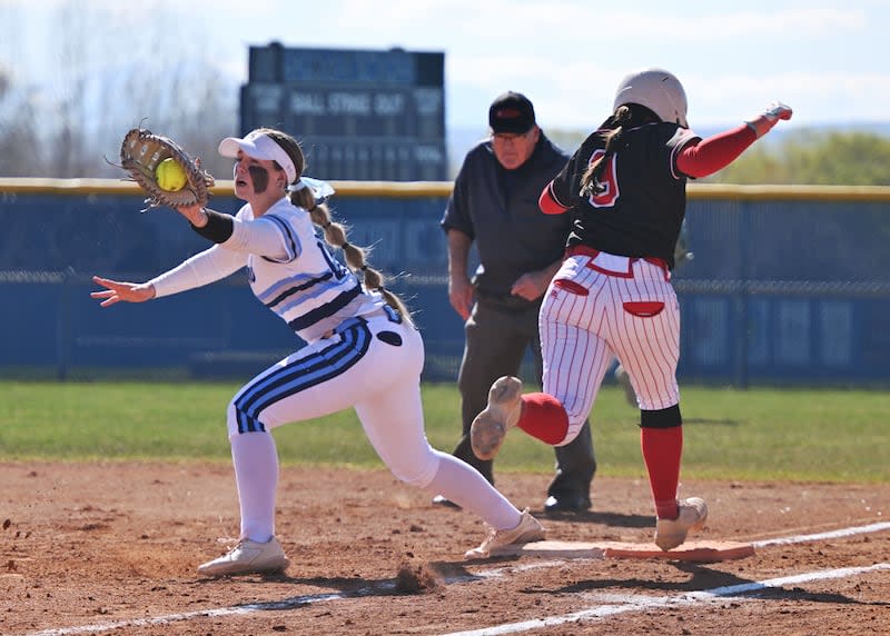 0402prpsoftball.spt_SGW_03077.jpg