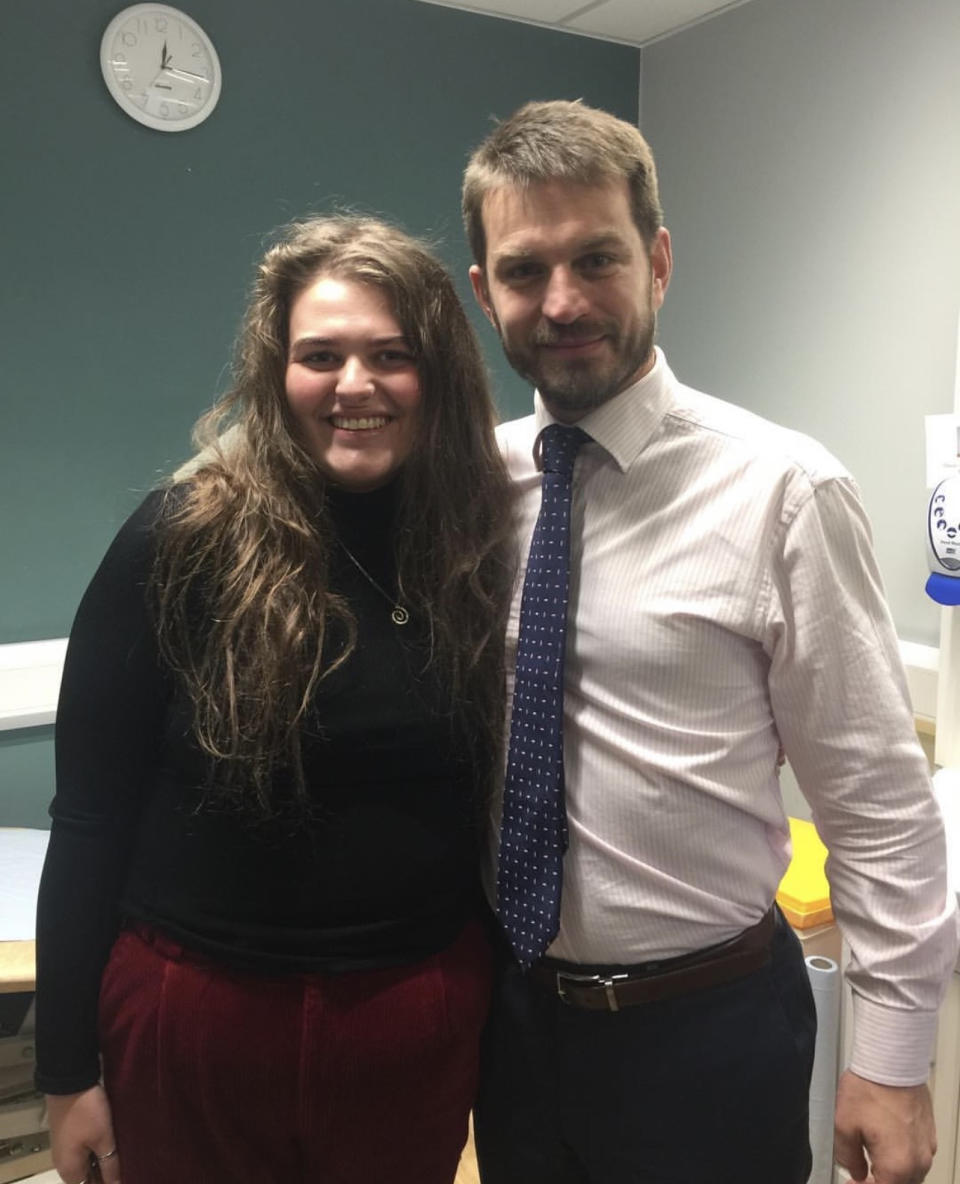 Liv Ralph made the big decision to have a gastric sleeve operation in 2018, pictured with her surgeon Nick Cater. (Supplied)